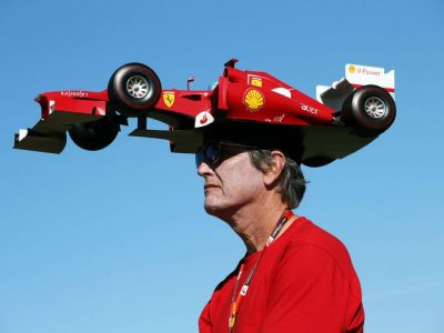 Οι «10 Εντολές» που υπογράφεις αγοράζοντας μία Ferrari!