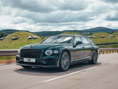 Πρεμιέρα για τη νέα Bentley Flying Spur Hybrid