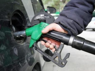 Τόσα εισπράττει το κράτος σε κάθε λίτρο βενζίνης που αγοράζεις