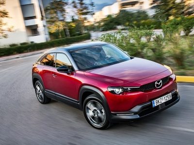 Mazda: Μαζί ηλεκτρικά και eFuels για το μέλλον
