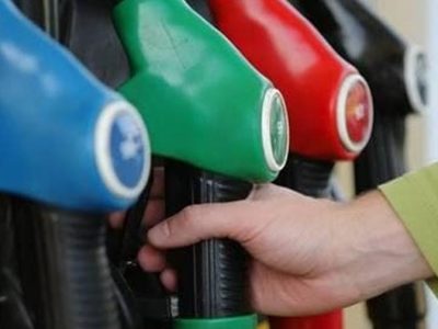 Ανάσα για τους καταναλωτές-Έπεσε κατά τέσσερα σεντ η τιμή της βενζίνης