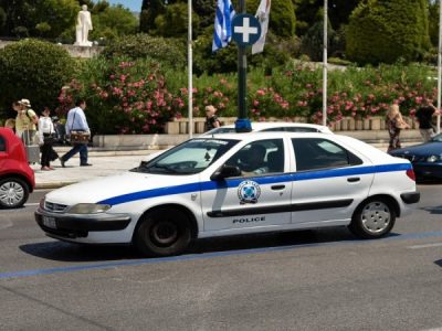 Γνωστός τράπερ συνελήφθη στην Αθήνα με ναρκωτικά και πάνω από 2.000 ευρώ