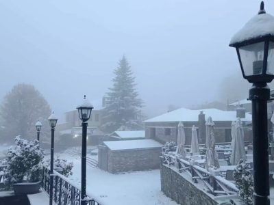 Εντυπωσιακές ΕΙΚΟΝΕΣ: Έπεσαν τα πρώτα χιόνια στην Ελλάδα – Λευκό τοπίο που μαγεύει