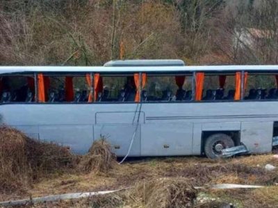 Τουριστικό λεωφορείο με Έλληνες συγκρούστηκε με νταλίκα στη Βουλγαρία