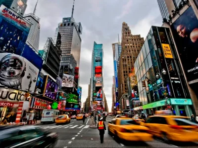 Νέα Υόρκη: Οι οδηγοί χρωστούν 1 δισ. δολάρια σε πρόστιμα για παράνομο παρκάρισμα και διόδια