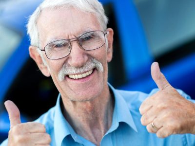 Οδηγός 101 ετών κρατάει ακόμα το τιμόνι -Η απίστευτη ιστορία ενός αιωνόβιου