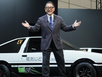 Η Toyota θα συνεχίσει να επενδύει σε κινητήρες βενζίνης
