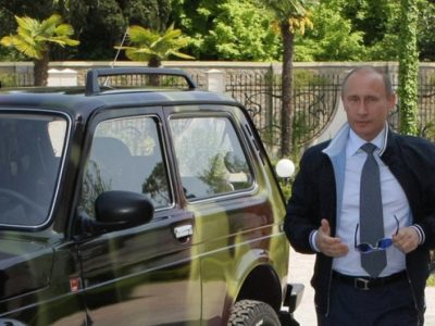 Ο Πούτιν δημοσίευσε λίστα με τα αυτοκίνητά του