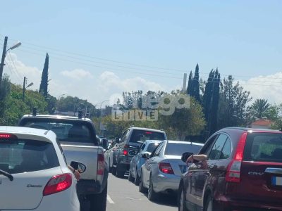 ΒΙΝΤΕΟ / ΕΙΚΟΝΕΣ: Ουρές δύο χιλιομέτρων στο οδόφραγμα Αγίου Δομετίου – Ραμαζάνι και καύσιμα προκάλεσαν κομφούζιο