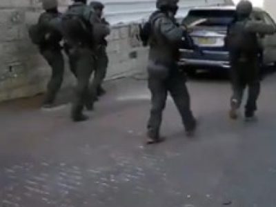 Συγκλονιστικό βίντεο με αυτοκίνητο να πέφτει πάνω σε πεζούς στην Ιερουσαλήμ