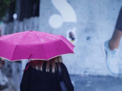Βροχή, αυξημένες νεφώσεις και άνοδος θερμοκρασίας στο καιρικό «μενού» – Πού και πότε θα χρειαστείτε ομπρέλα